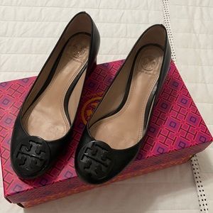 Tory Burch Black shoes - size 5.5